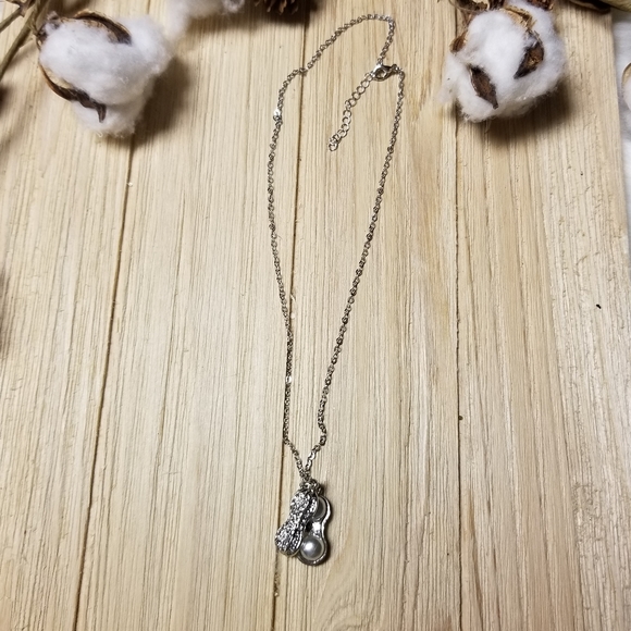 🥜🥜Pretty Peanut Necklace with Freshwater Pearls inside in SILVER Plating - Picture 13 of 15